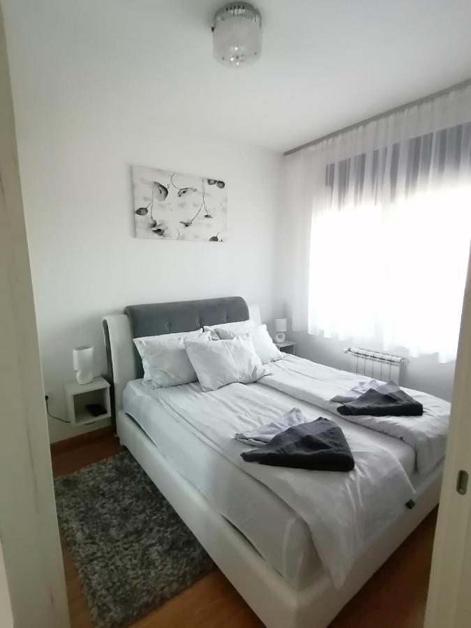 Apartman Gallery Square - Pupin Palace Leilighet Novi Sad Eksteriør bilde